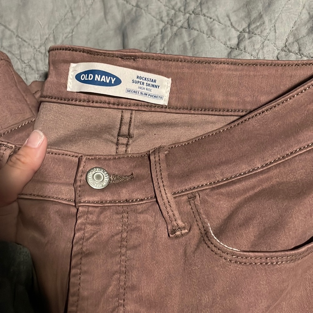 Old Navy Rockstar Super Skinny High Rise 24/7 sculpt jeans. Color is mauve.